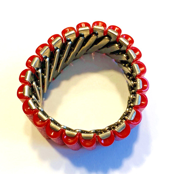 Vintage Mid Century Accordion Bracelet OS Goldtone & Textured Red Hard Plastic - Picture 2 of 10